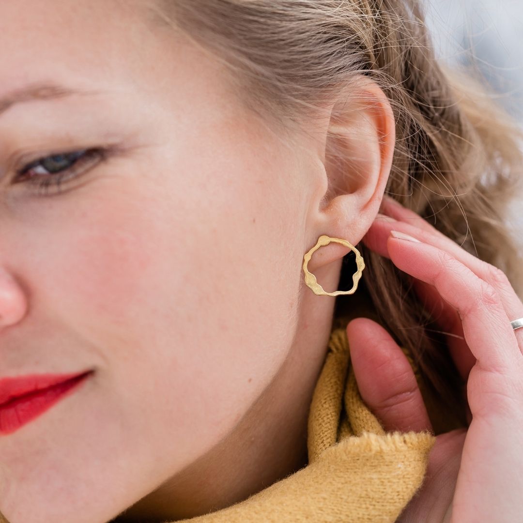 Petite Komu Earrings in Brass - Denisa Piatti Jewellery