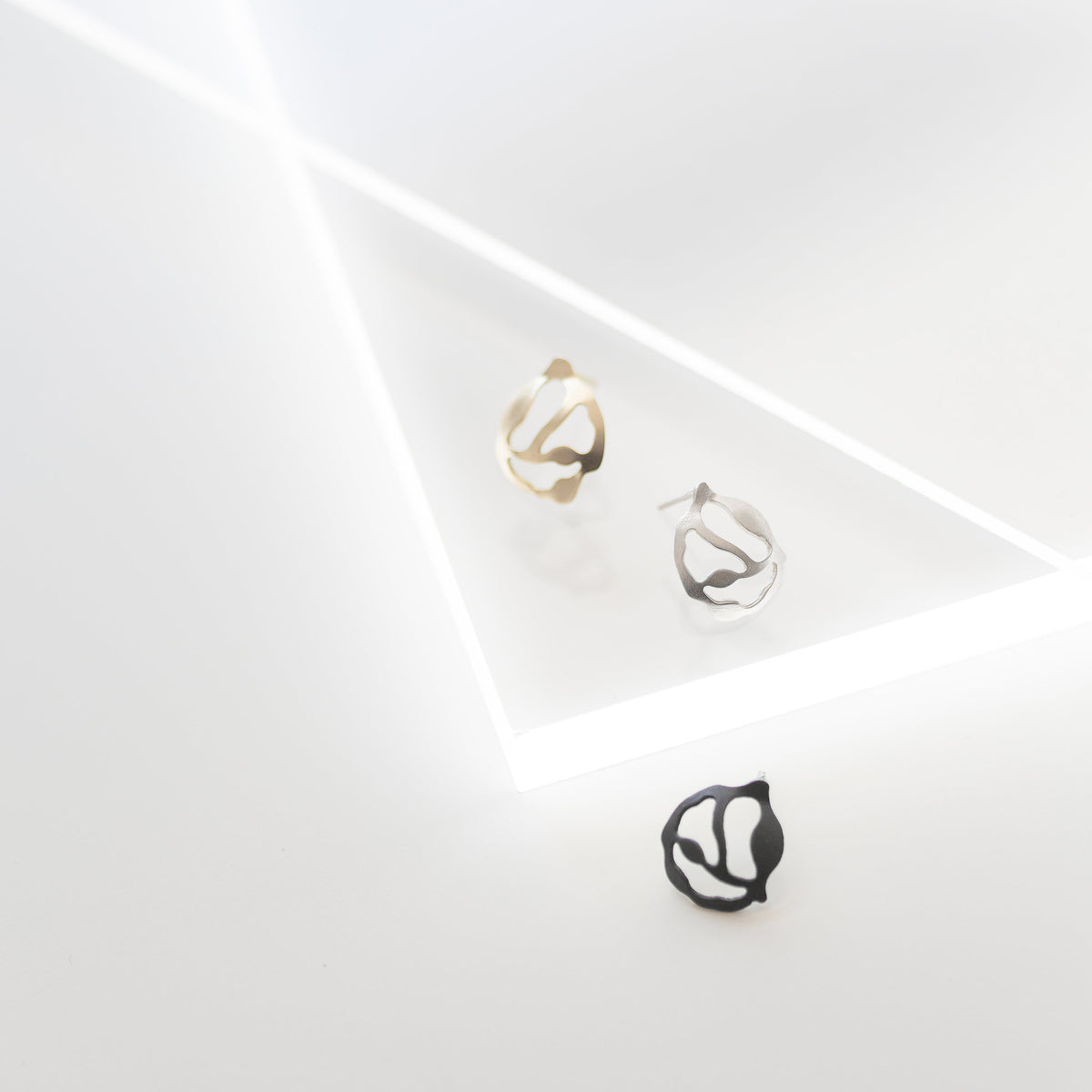 Gold Cluster Seaweed Earrings - Denisa Piatti Jewellery