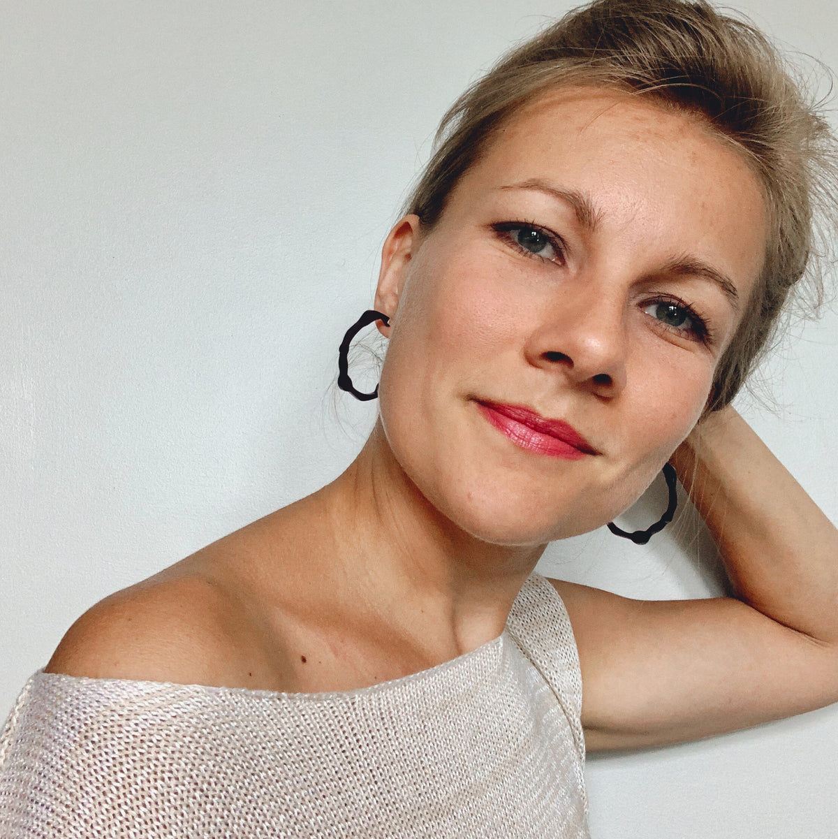 Small Pure Violet Hoops - Denisa Piatti Jewellery