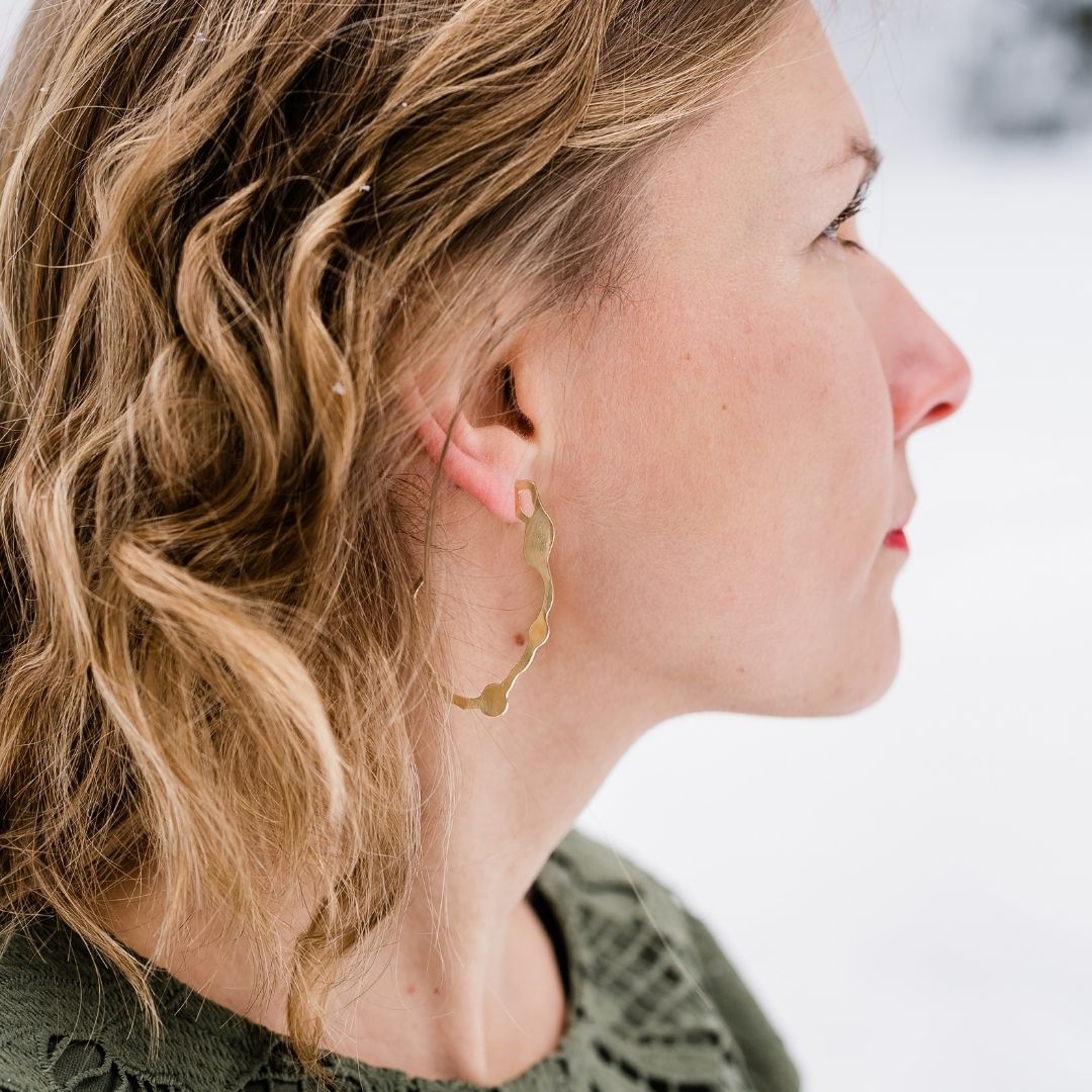 【MISSOMA】ミニ モルテン フープ イヤリング Small Molten Hoop Earrings | Missoma