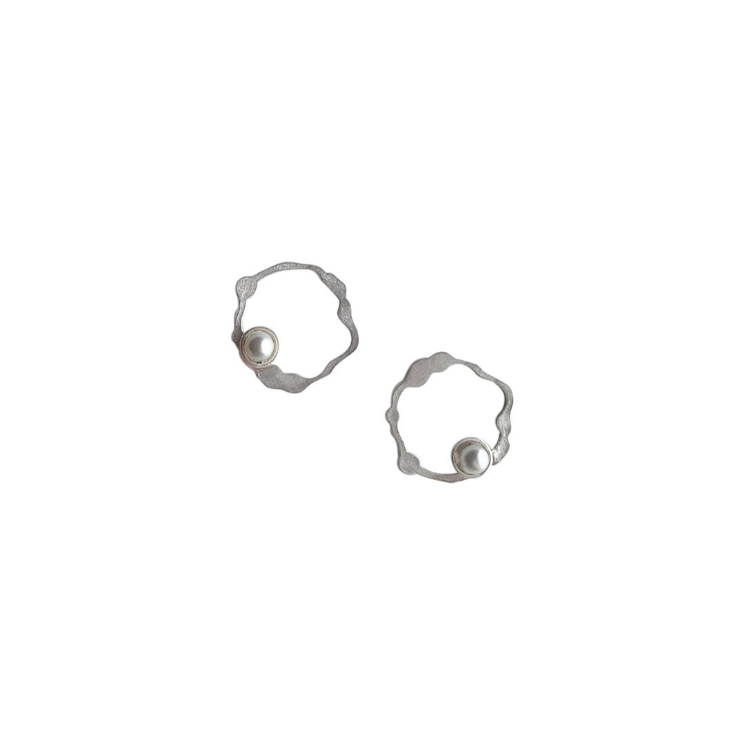 Petite Komu Pearl Earrings - Denisa Piatti Jewellery